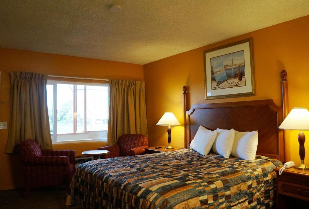 Classic Inn Ред-Блафф Экстерьер фото